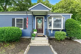 21 Fyrbeck Ave, Shrewsbury, MA 01545 - Photo 3