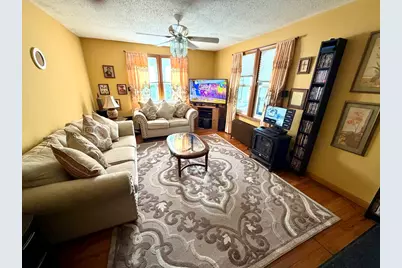 87 Hamburg, Springfield, MA 01107 - Photo 5