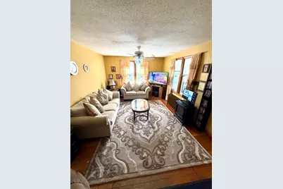 87 Hamburg, Springfield, MA 01107 - Photo 3