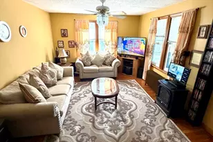 87 Hamburg, Springfield, MA 01107 - Photo 3