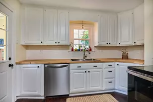 26 Smith St, Greenfield, MA 01301 - Photo 5