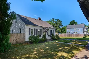 26 Smith St, Greenfield, MA 01301 - Photo 3