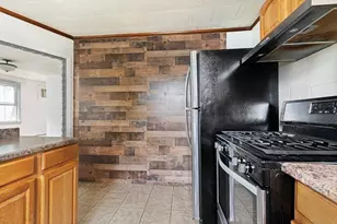 24 Belleville Rd, New Bedford, MA 02745 - Photo 11