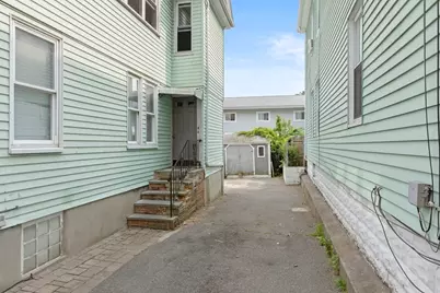 24 Belleville Rd, New Bedford, MA 02745 - Photo 3