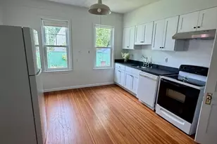 93 Dartmouth St, Holyoke, MA 01040 - Photo 3