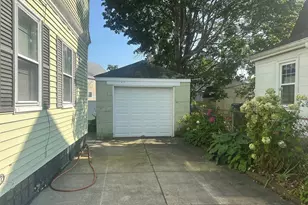 28 Gosnold St, New Bedford, MA 02740 - Photo 3