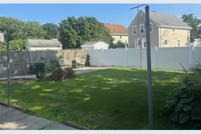 28 Gosnold St, New Bedford, MA 02740 - Photo 15