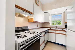 173 Lake Shore Rd, Boston, MA 02135 - Photo 17
