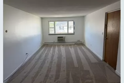 189 River St #4, Waltham, MA 02453 - Photo 3