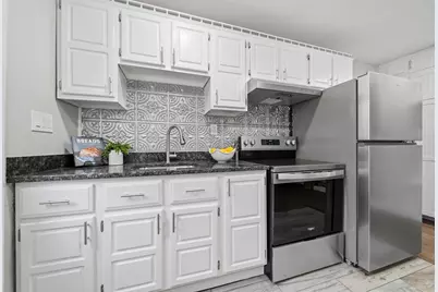68 Pleasant St #3, Newburyport, MA 01950 - Photo 3