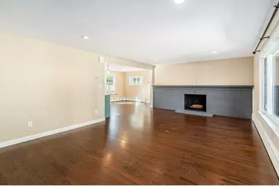 32 Knowlton Street, Hamilton, MA 01982 - Photo 3