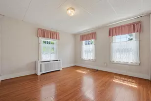 98 Pleasant St, Franklin, MA 02038 - Photo 15