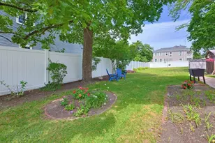 98 Pleasant St, Franklin, MA 02038 - Photo 27