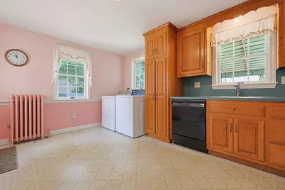 98 Pleasant St, Franklin, MA 02038 - Photo 3