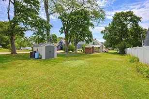 98 Pleasant St, Franklin, MA 02038 - Photo 25