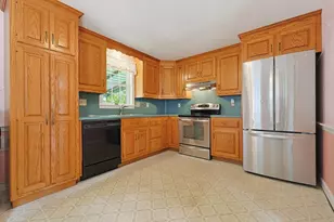 98 Pleasant St, Franklin, MA 02038 - Photo 3