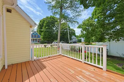 98 Pleasant St, Franklin, MA 02038 - Photo 23