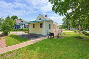 98 Pleasant St, Franklin, MA 02038 - Photo 25
