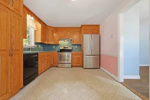 98 Pleasant St, Franklin, MA 02038 - Photo 5