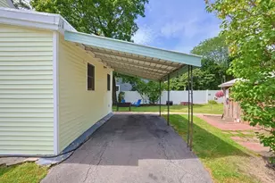 98 Pleasant St, Franklin, MA 02038 - Photo 23