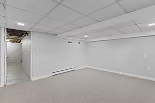 81 5th Ave, Lowell, MA 01854 - Photo 15