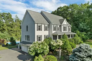 8 Hemlock Ln, Groveland, MA 01834 - Photo 3