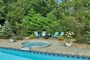 8 Hemlock Ln, Groveland, MA 01834 - Photo 3