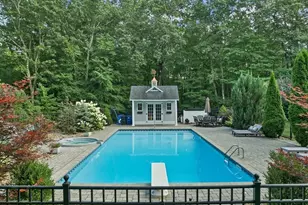 8 Hemlock Ln, Groveland, MA 01834 - Photo 3