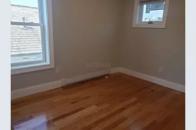 22 Barton St #2, Somerville, MA 02144 - Photo 9
