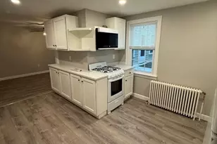 16 Magnolia Ave, Gloucester, MA 01930 - Photo 1