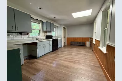 16 Prospect St, Erving, MA 01344 - Photo 11