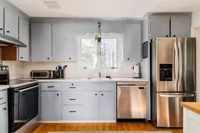 26 Elmwood Ave, Braintree, MA 02184 - Photo 3