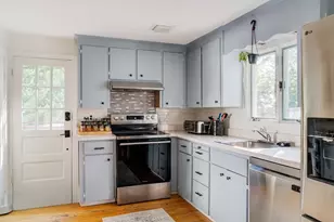 26 Elmwood Ave, Braintree, MA 02184 - Photo 5