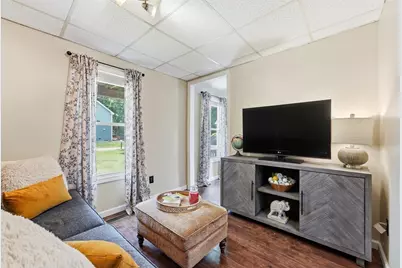 128 Newfield Rd, Springfield, MA 01119 - Photo 5