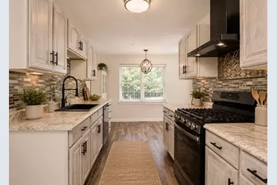911 Thayer St #911, Abington, MA 02351 - Photo 5
