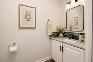 911 Thayer St, Abington, MA 02351 - Photo 11