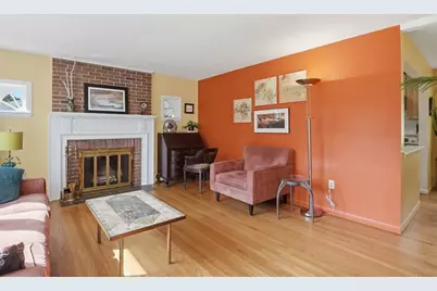 11 Farmington Circle, Marlborough, MA 01752 - Photo 3