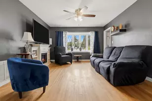 6 Appletree Rd, Danvers, MA 01923 - Photo 3