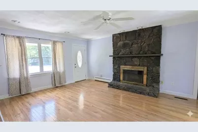 4 Dale St, Burlington, MA 01803 - Photo 3