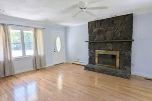 4 Dale St, Burlington, MA 01803 - Photo 3