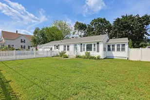 30 Lloyd St, Blackstone, MA 01504 - Photo 1