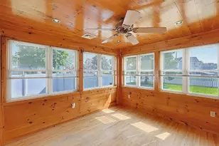 30 Lloyd St, Blackstone, MA 01504 - Photo 9