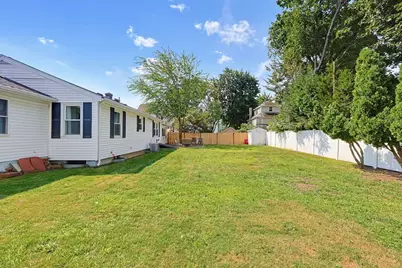 30 Lloyd St, Blackstone, MA 01504 - Photo 35