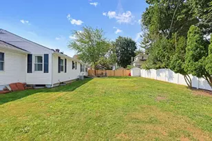 30 Lloyd St, Blackstone, MA 01504 - Photo 35