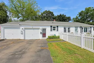 30 Lloyd St, Blackstone, MA 01504 - Photo 3