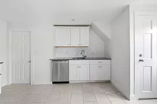 17 Forest Ave, Salem, MA 01970 - Photo 5