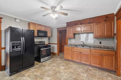 21-23 Colchester St #21, Springfield, MA 01109 - Photo 15