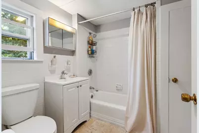 17 Holworthy Pl #17, Cambridge, MA 02138 - Photo 9