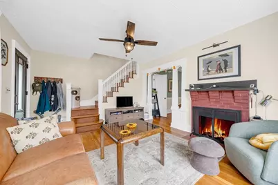 9 Sycamore St, Somerville, MA 02143 - Photo 3