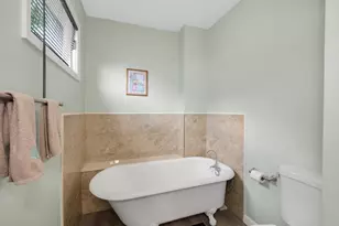 9 Cottage St, Dracut, MA 01826 - Photo 13